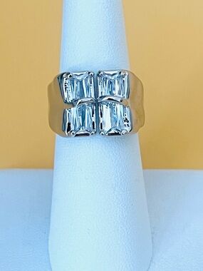 Stainless steel Ring with Clear Gemstones
